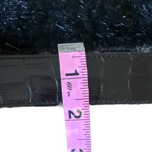 Kate Spade Black Faux Fur Shoulder Bag Embossed Strap Bright Print Lining Chic - Picture 15 of 15